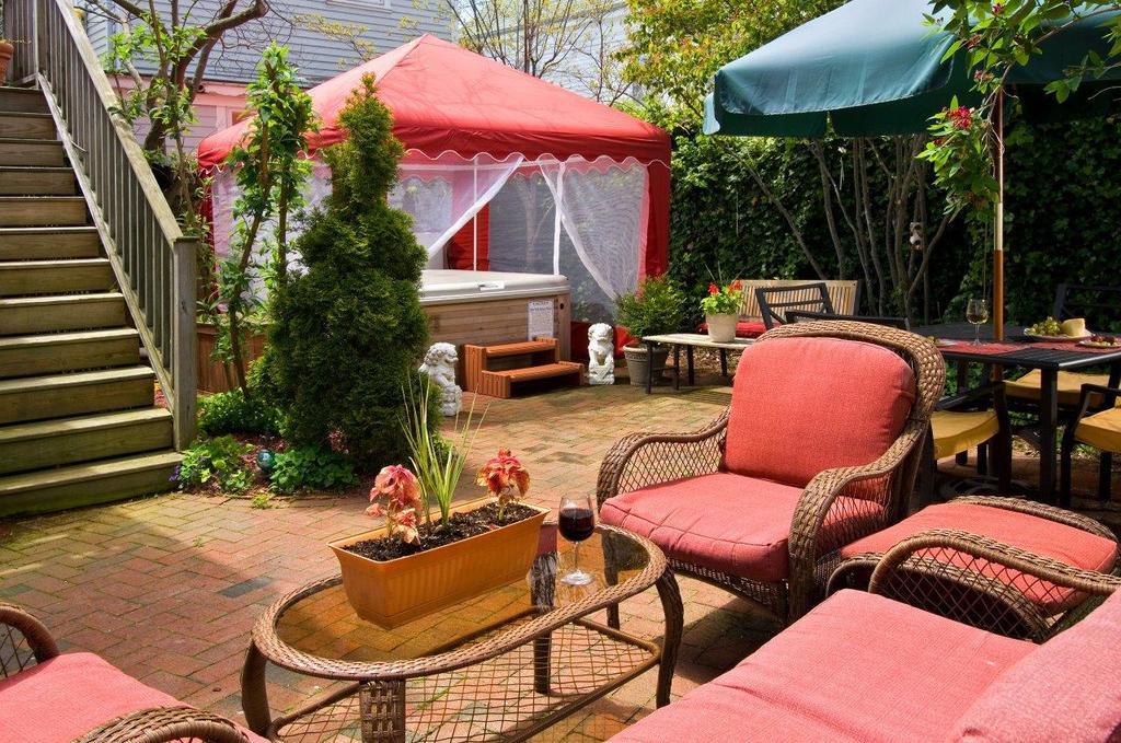 Queen Vic Guest House (Adults Only) Προβινστάουν Εξωτερικό φωτογραφία